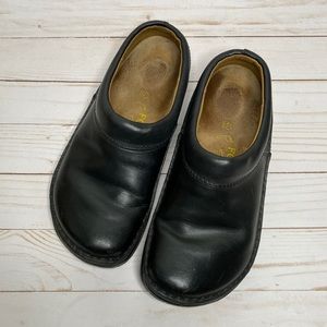 Birkenstock footprints black leather Alton clog